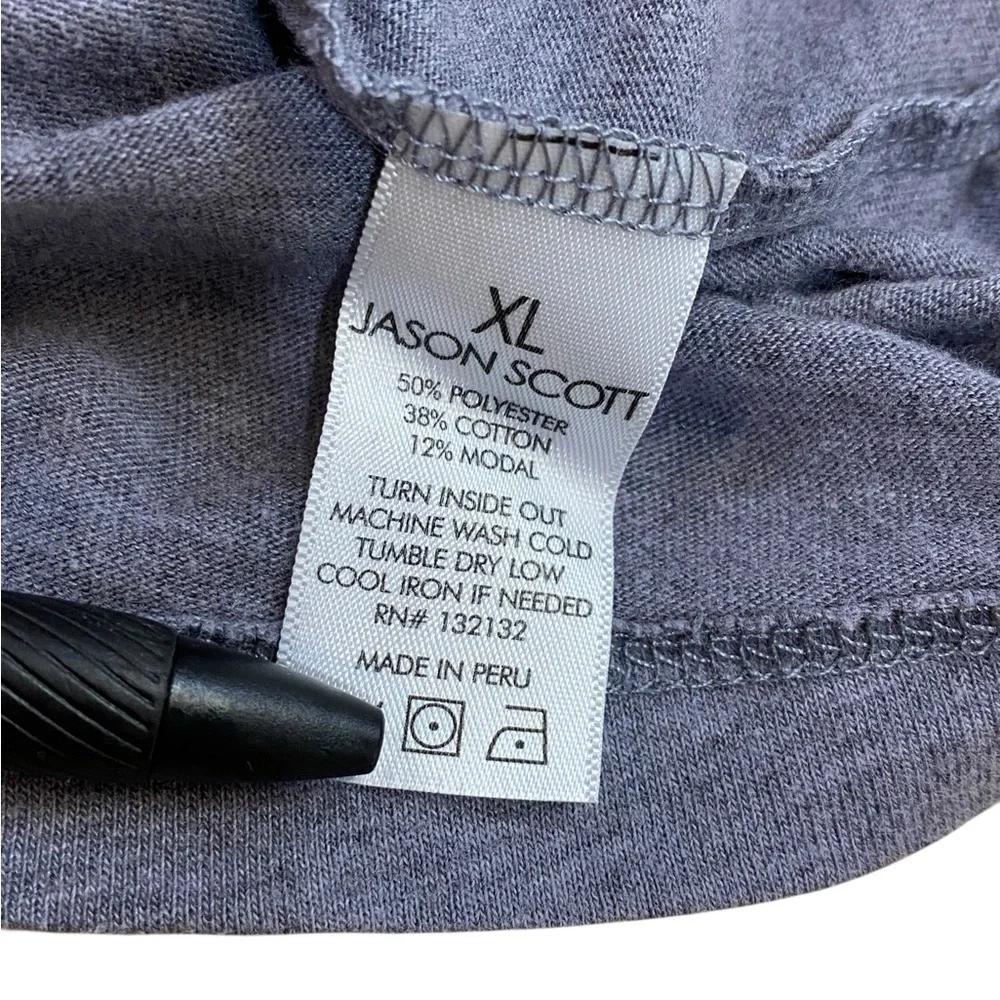 Jason Scott V-Neck Tee - Picture 6 of 6